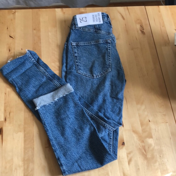 BRAND NEW BDG jeans size 25 - Picture 1 of 2